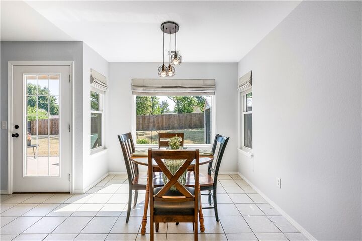 Property Photo: 819 Tunbridge Drive AR 72712