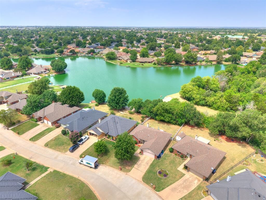 Property Photo: 7117 NW 102nd Street OK 73162