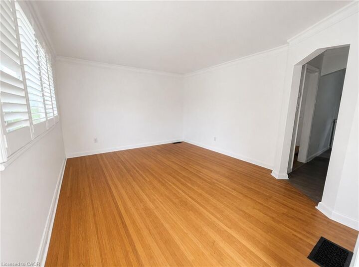 Property Photo:  83 East 41st Street  ON L8T 2Z5 