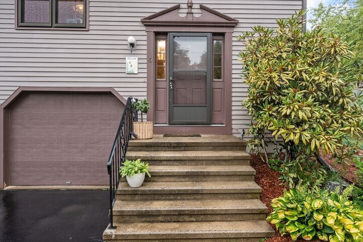 Property Photo:  6 Deerfield Court 6  MA 01519 
