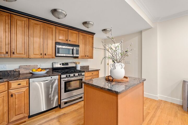 Property Photo:  1724 Beacon St 1  MA 02445 