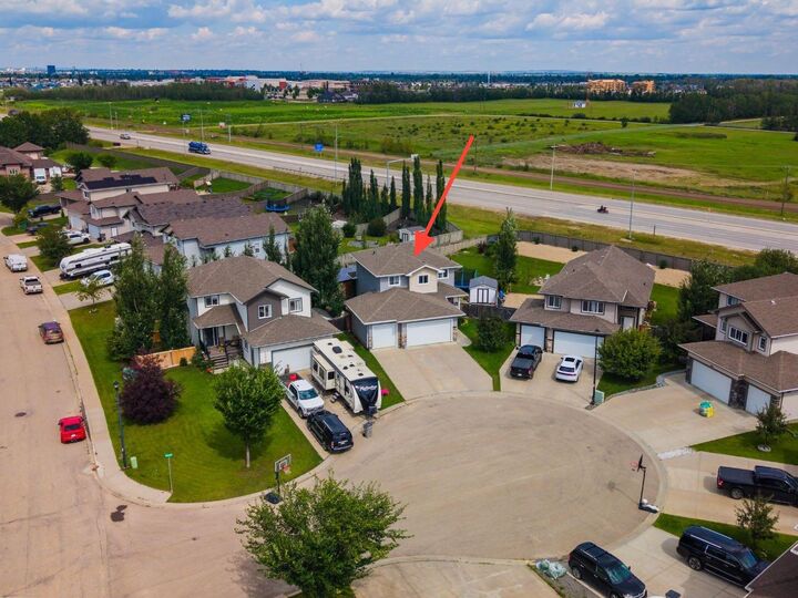 Property Photo: 10821 60A Avenue AB T8W 0H4