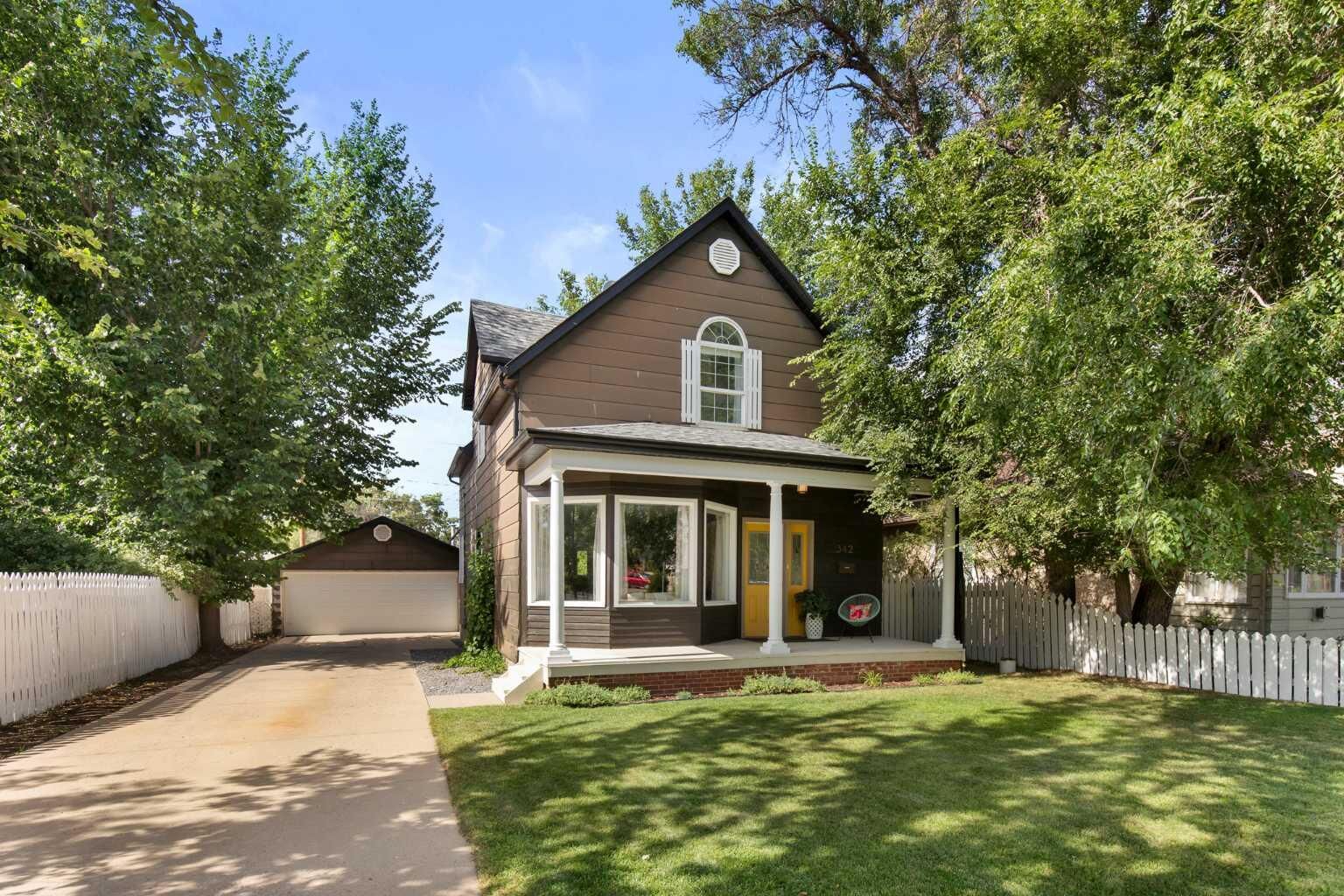 Property Photo:  342 Cambridge Street SE  AB T1A 0S8 