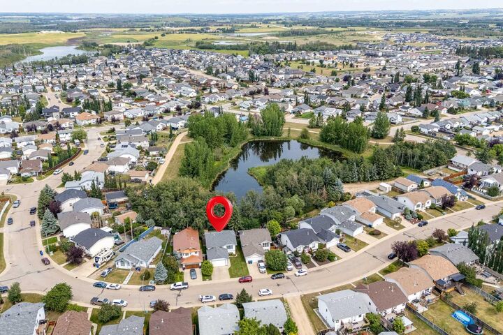 Property Photo:  42 Westglen Boulevard  AB T0M 0J0 