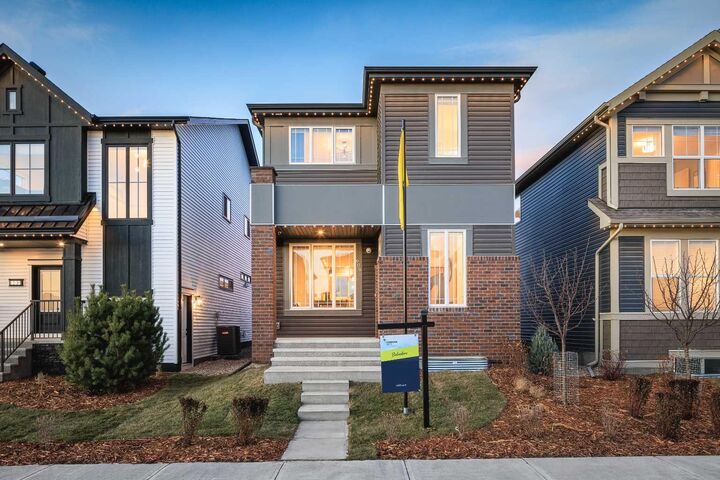 906 Chinook Winds Meadow SW — photo 1