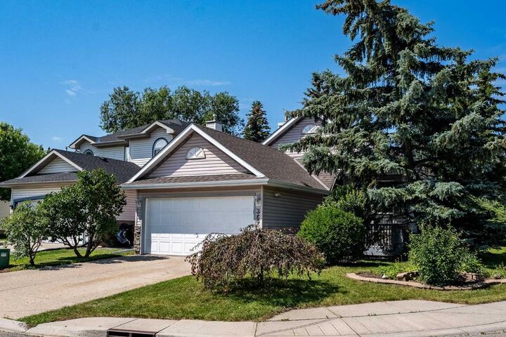 Property Photo:  369 Hidden Valley Place NW  AB T3A 5L7 