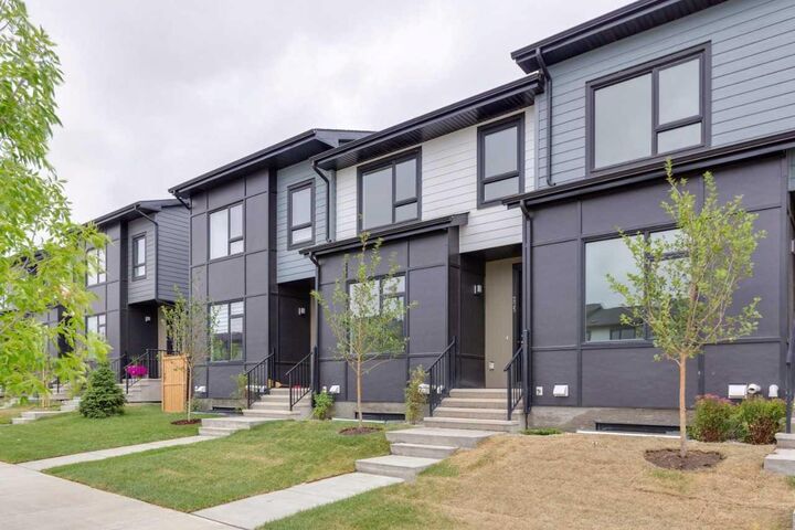 Property Photo: 225 Vantage Drive AB T4C 3G5