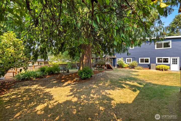 Property Photo: 10913 NE 48th Street WA 98033