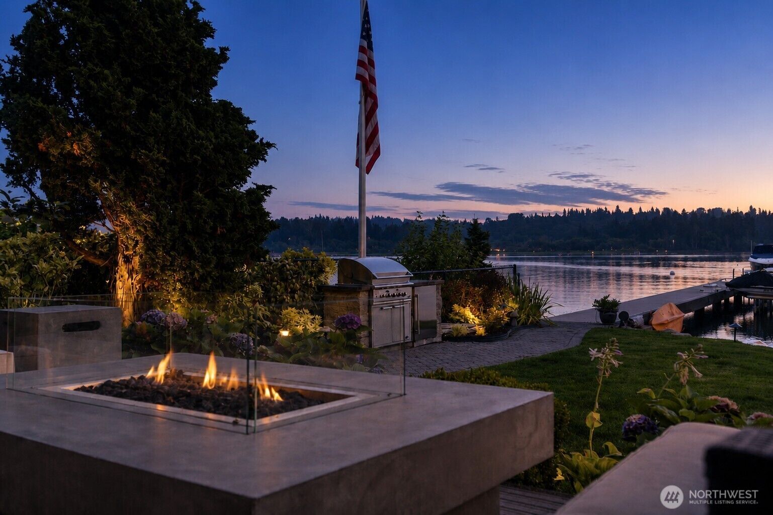 Property Photo:  9015 NE Juanita Lane  WA 98034 