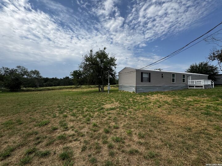 Property Photo: 607 Jackson St TX 78064