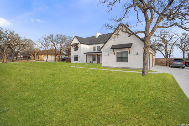Property Photo:  204 Oak Fields Dr  TX 78114 