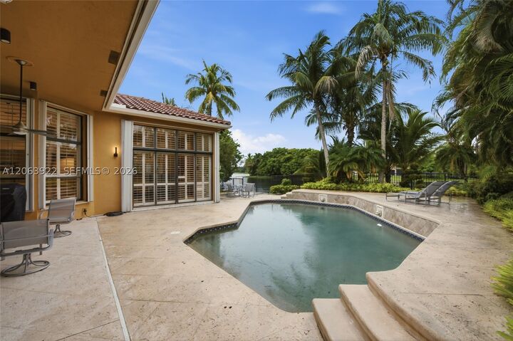 Property Photo:  1028 Creekford Dr  FL 33326 