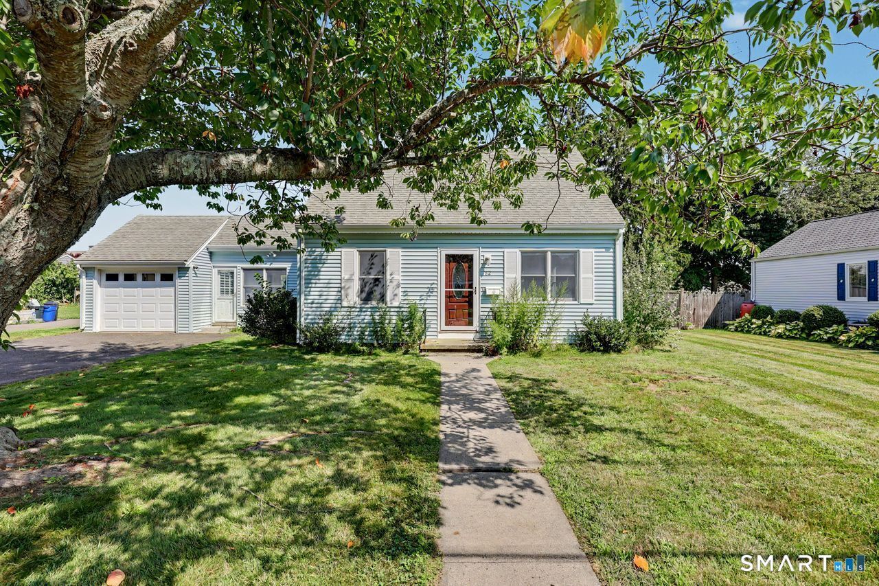 Property Photo:  82 Laurel Street  CT 06615 