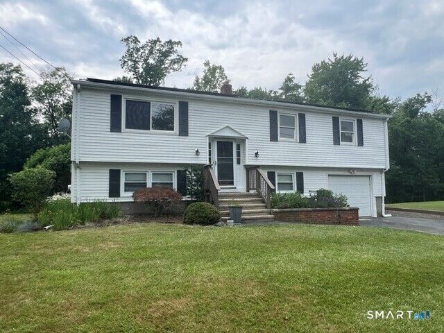 Property Photo: 19 Lance Lane CT 06460