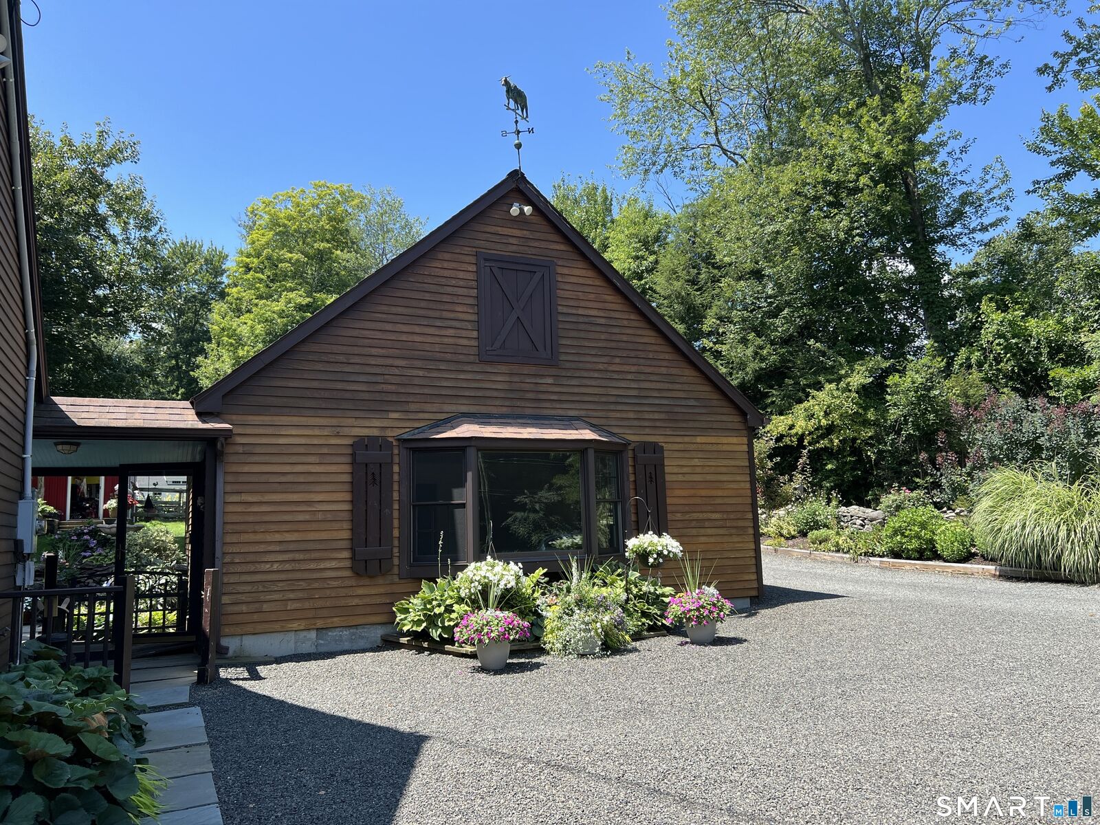 Property Photo:  1 Twist Hill Lane  CT 06470 