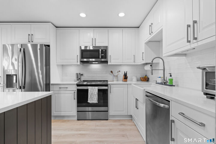 Property Photo: 1463 Black Rock Turnpike 17 CT 06825