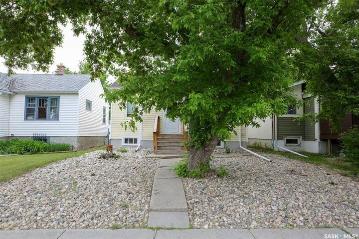 Property Photo:  2153 Elliott Street  SK S4N 3H1 