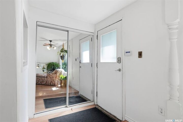 Property Photo:  611 J Avenue S  SK S7M 2A9 