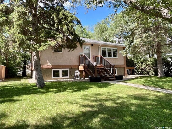 Property Photo:  2700 McAra Street  SK S4N 2X1 
