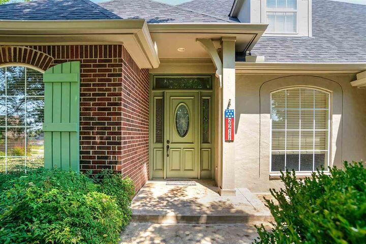 Property Photo:  2211 S Copperfield Street  OK 74074 