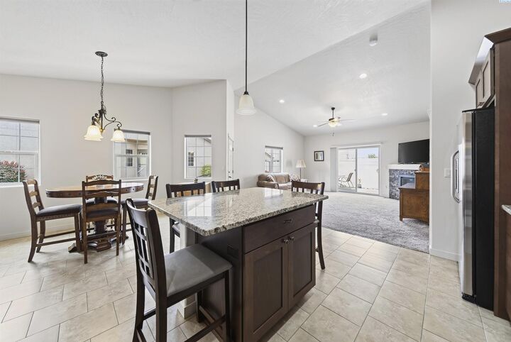 Property Photo: 2766 W 30th Pl WA 99337