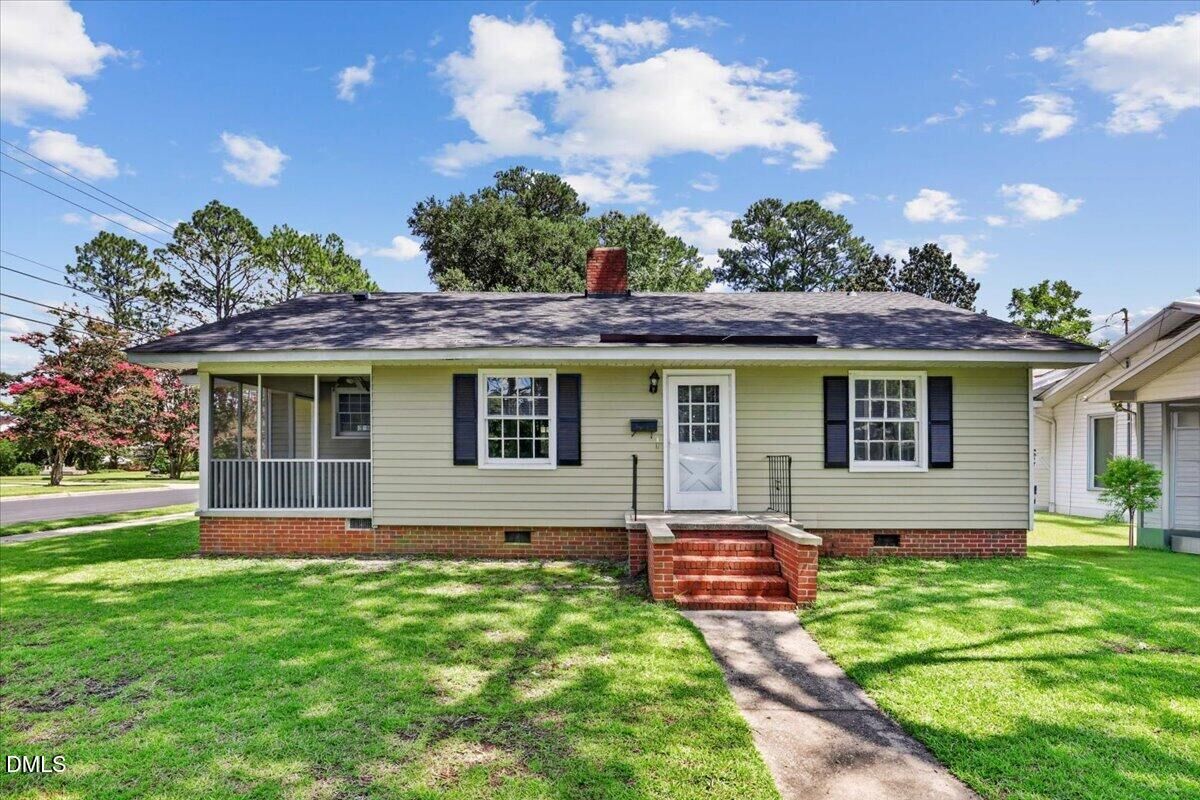Property Photo: 1001 S 2nd Street NC 27577