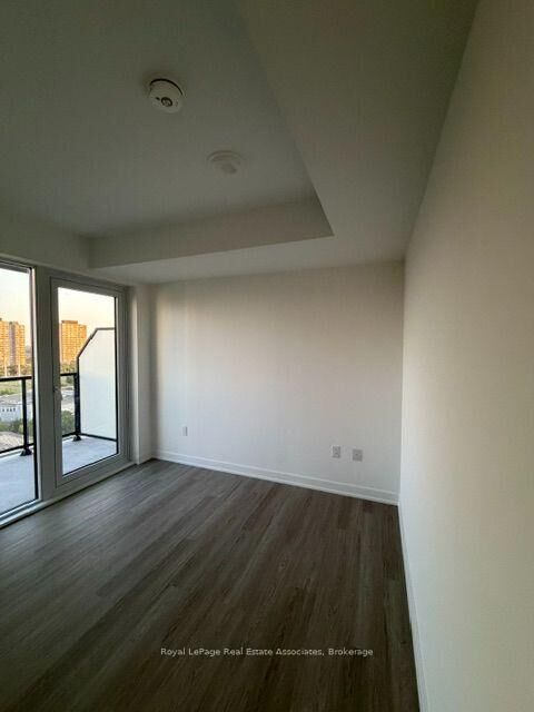 Photo de la propriété: 15 David Salomon Drive 1408 ON M3C 0T2