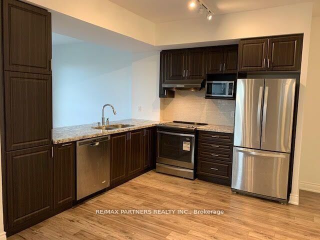 Property Photo: 38 Cedarland Drive 605 ON L6G 0G7