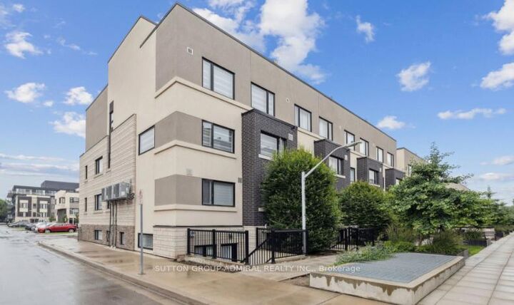 Property Photo:  1133 Cooke Boulevard N 817  ON L7T 4A8 