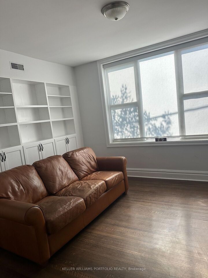 Property Photo:  345A Roncesvalles Avenue  ON M6R 2M8 
