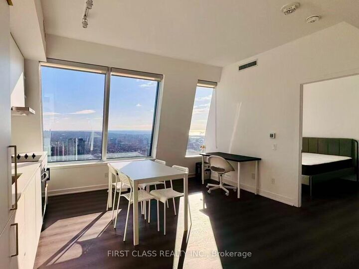 Property Photo:  8 Wellesley Street W Lph06  ON M4Y 1E7 