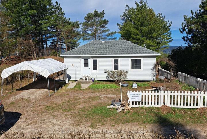 4 Pinewood Drive — photo 1