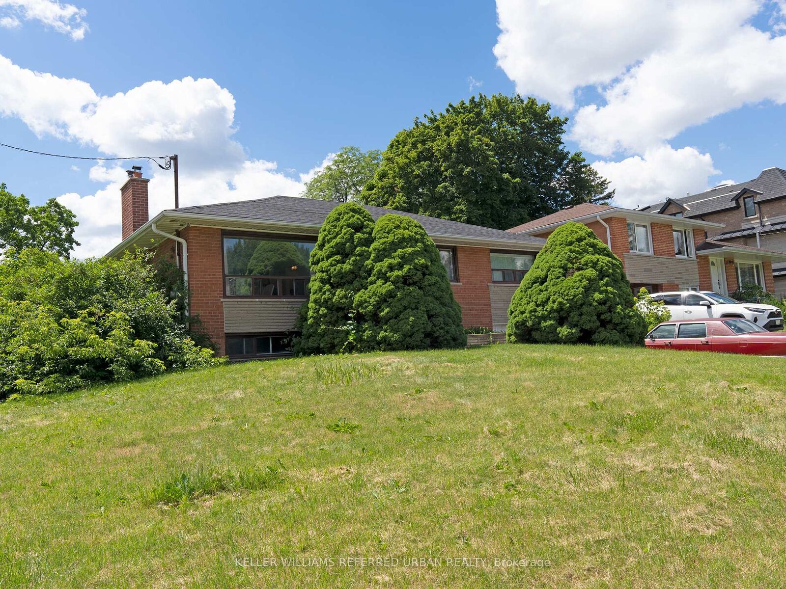 Property Photo:  153 Newton Drive  ON M2M 2N4 