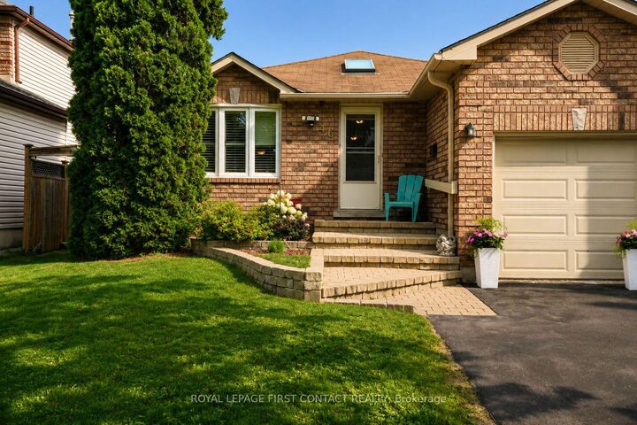 Property Photo:  46 Jones Drive  ON L4M 6H7 