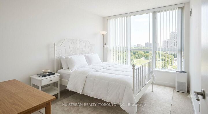 Property Photo:  188 Doris Avenue 1719  ON M2N 6Z5 