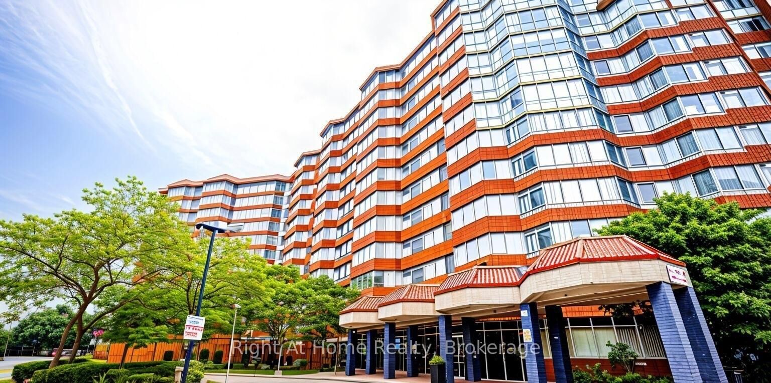 Property Photo:  11753 Sheppard Avenue E 1215  ON M1B 5M3 