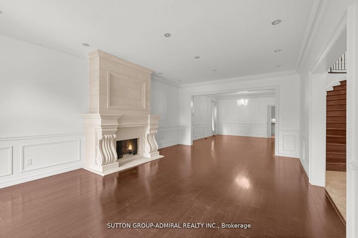 Property Photo: 48 Berkindale Drive ON M2L 1Z8