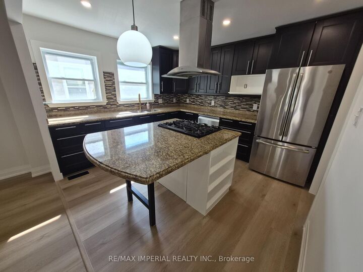Property Photo: 757 Pam Crescent ON L3Y 5B7