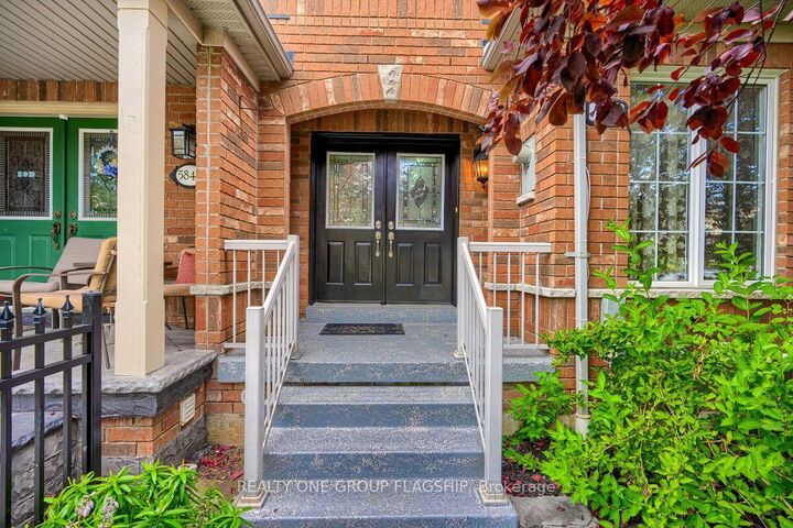 Property Photo: 5846 Tenth Line W ON L5M 6V3