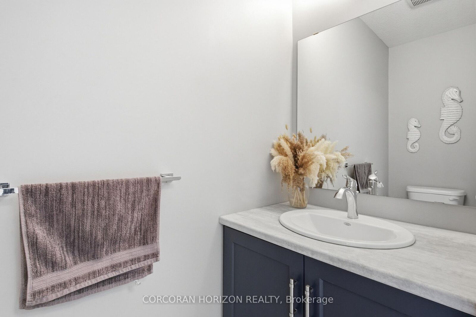 Property Photo:  275 Bradshaw Drive  ON N5A 0G5 