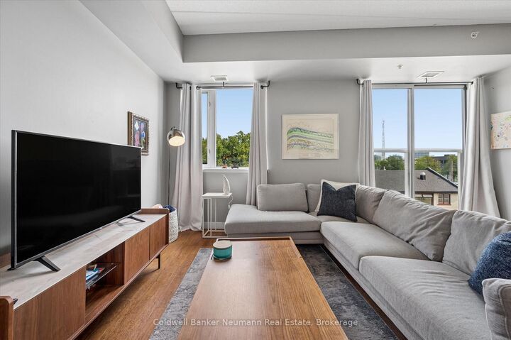Property Photo:  5 Gordon Street 309  ON N1H 4G8 