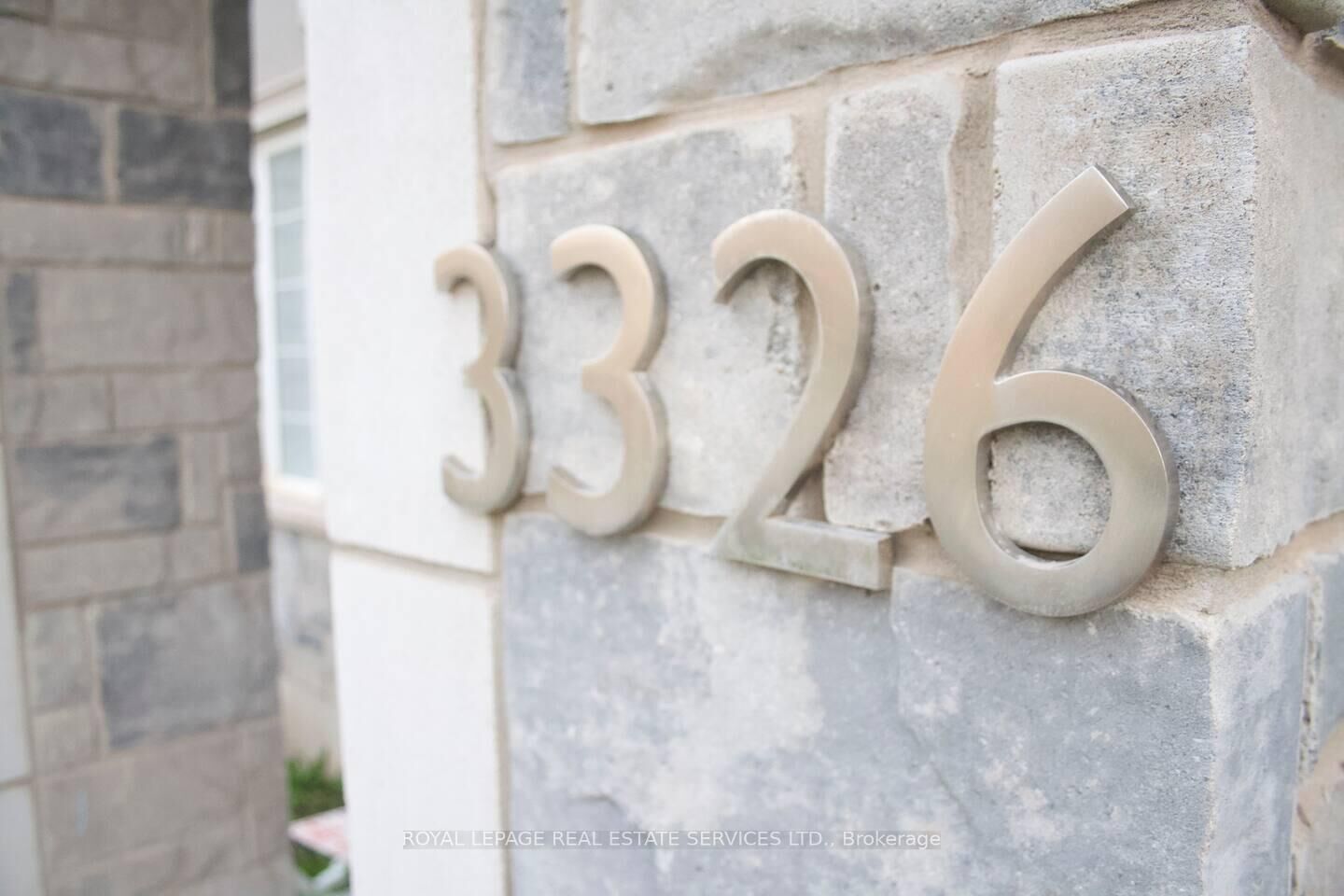 Property Photo:  3326 Carding Mill (M Flr) Trail Main Floor  ON L6M 1R7 