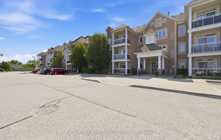 Photo de la propriété:  54 Harvey Johnston Way 320  ON L1M 0J7 