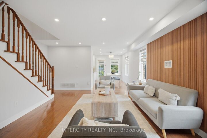 Property Photo:  64 Coranto Way  ON L4H 3L9 
