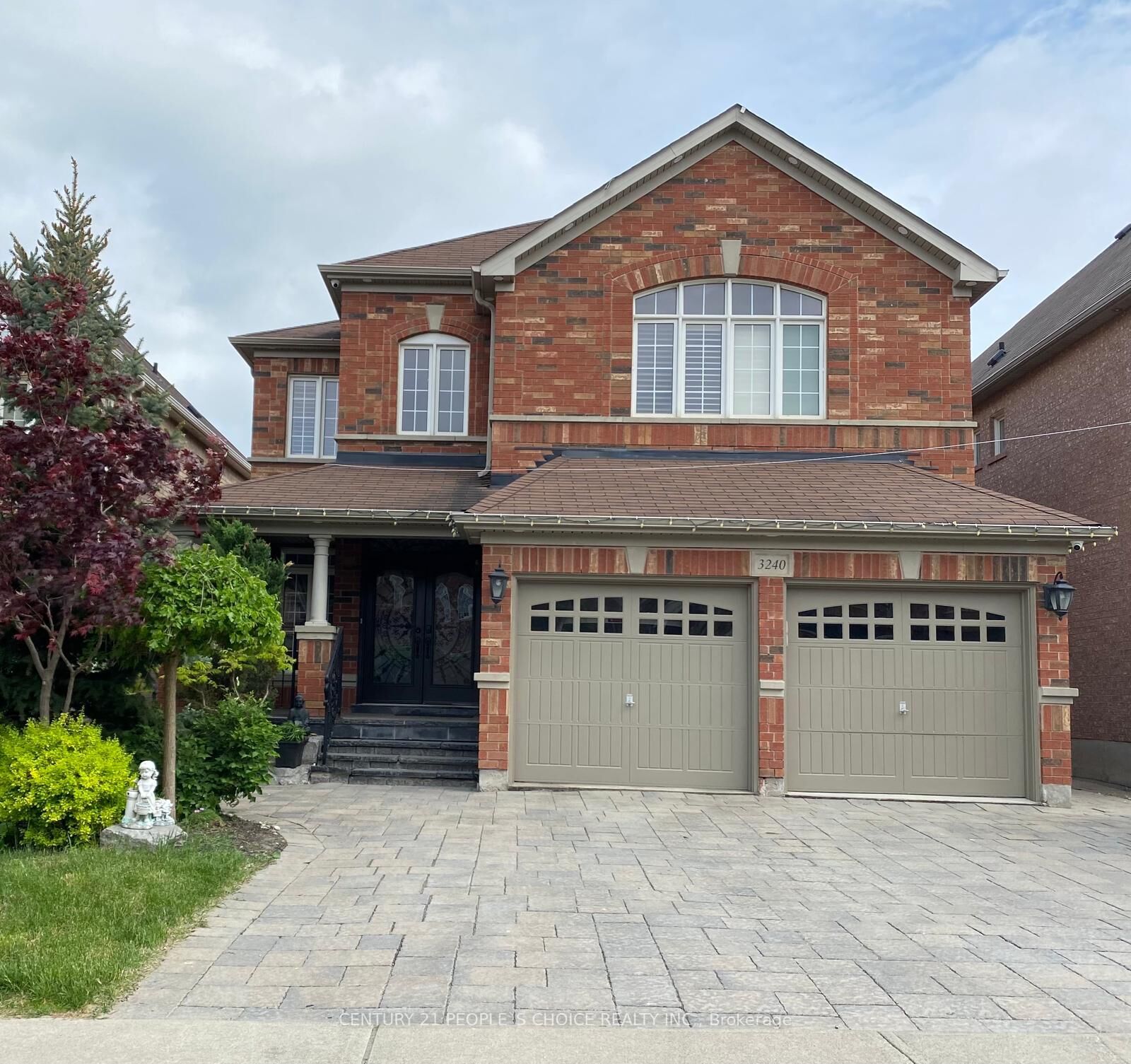 Property Photo: 3240 Tacc Drive ON L5M 0H3