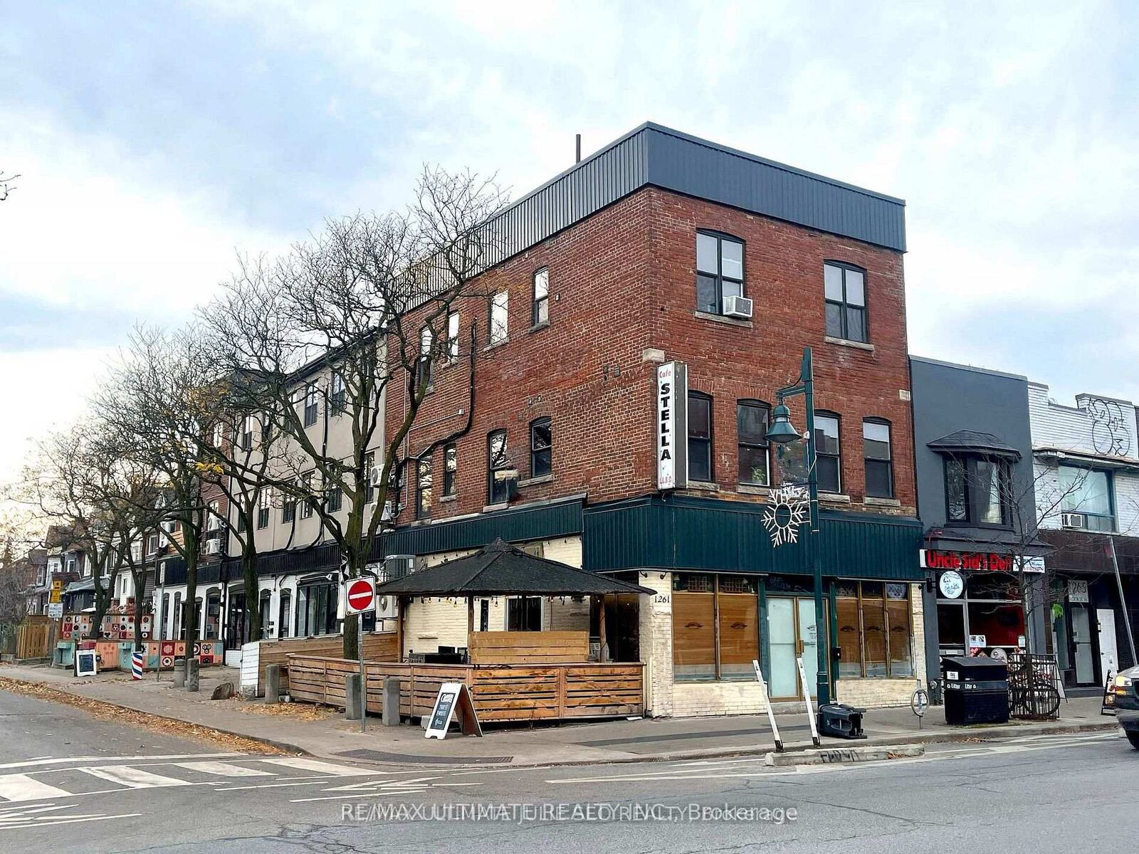 Property Photo: 432 St Clarens Avenue 301 ON M6H 3W3
