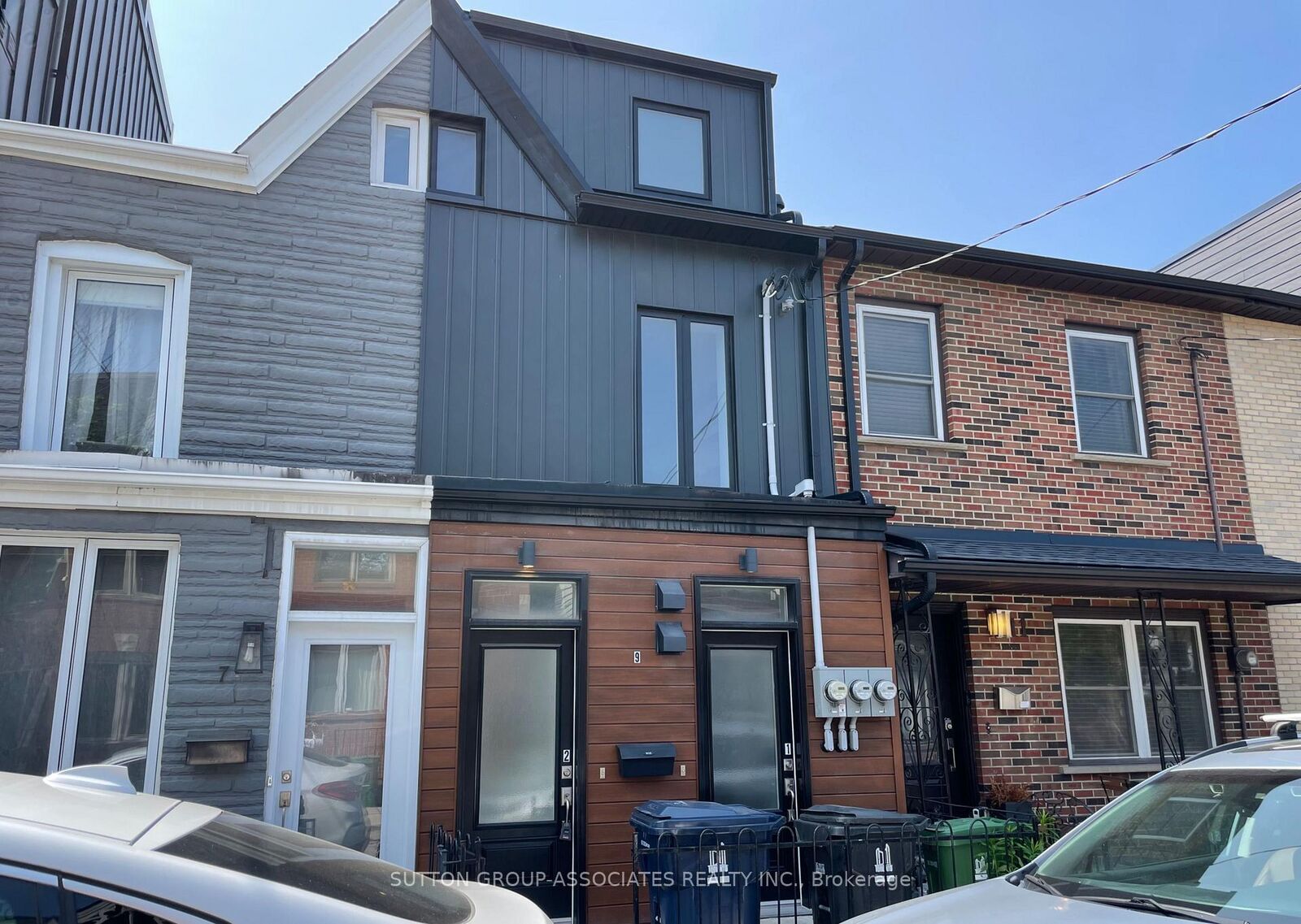 Property Photo: 9 Whitaker Avenue 2 ON M6J 1A2