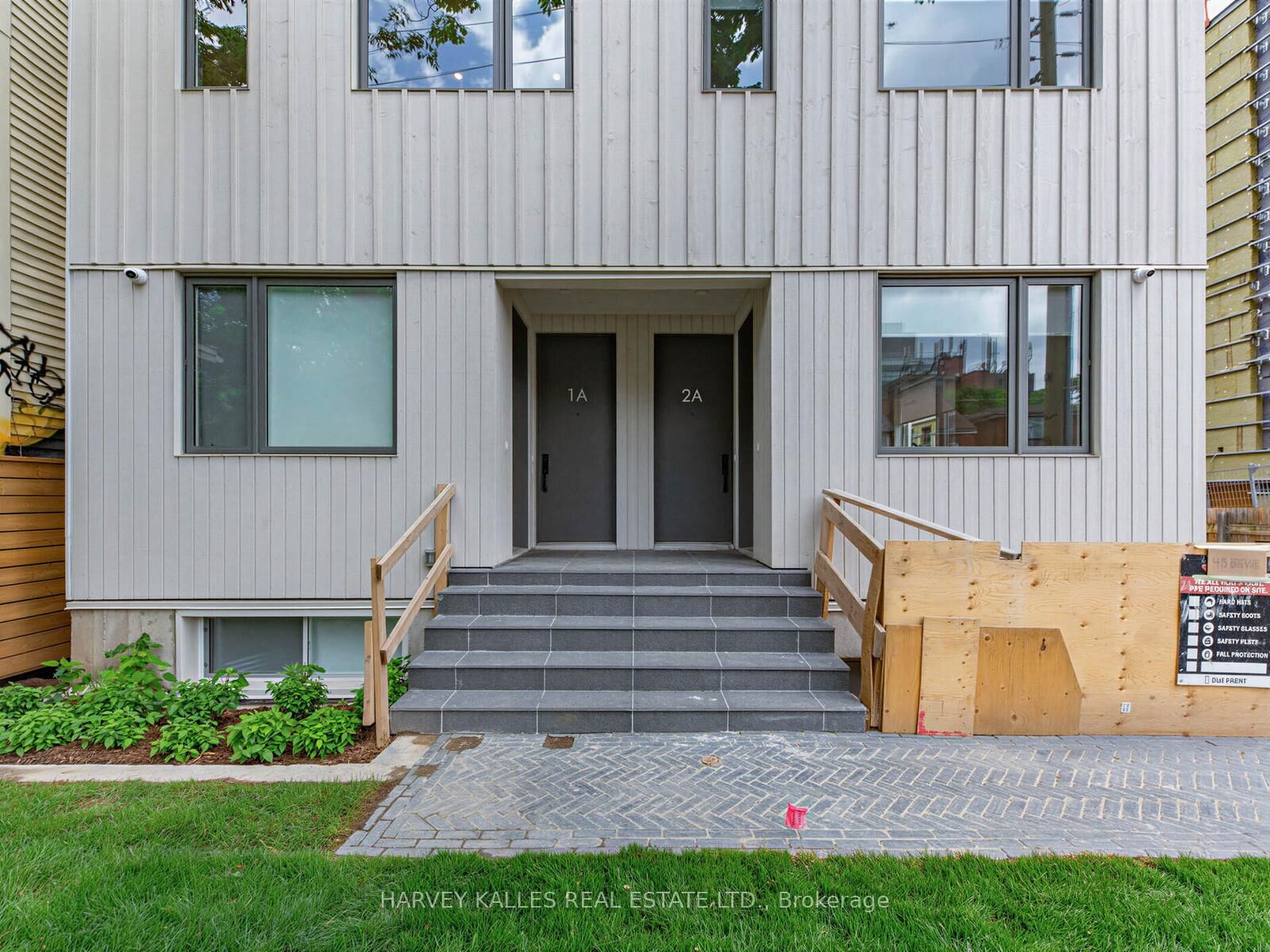 Property Photo:  45 Bellevue Avenue 5B  ON M5T 2N5 