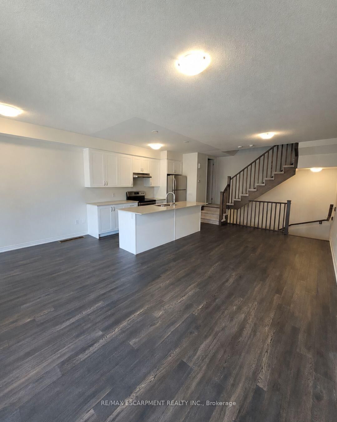 Property Photo:  585 Colborne Street E 913  ON N3S 0K4 