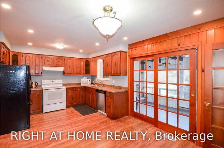 Property Photo:  915 Athol Street  ON L1N 4A3 